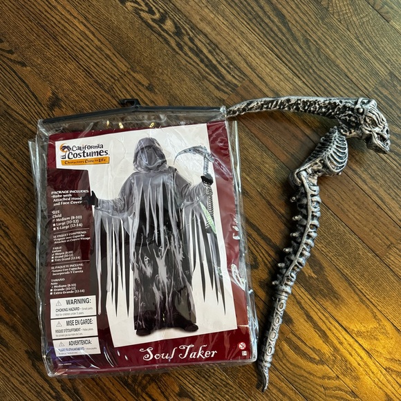Like new Grim Reaper costume with accessory - Picture 1 of 2